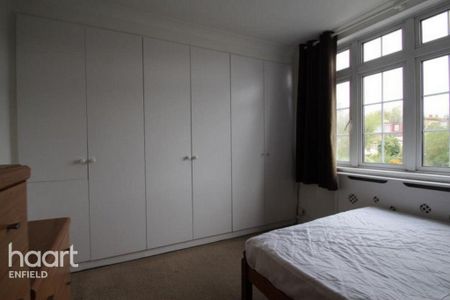 1 bedroom in a house share to rent - Photo 2