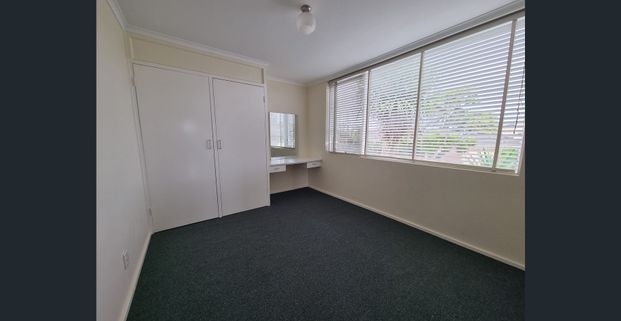 Large Space, Clean Two Bed Bayside Home - Photo 1