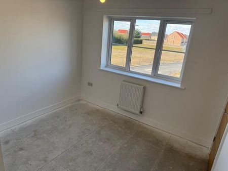 2 bedroom semi-detached house to rent - Photo 4