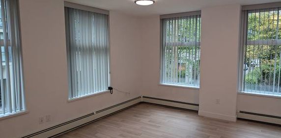 Come live at Jubilee House! - Photo 2