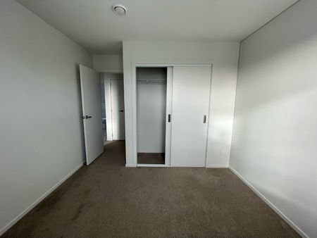 Modern Townhouse - Photo 4