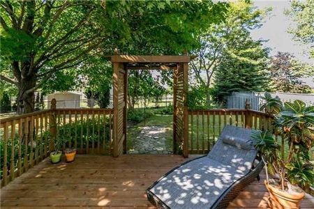 For Lease - 704 Foxcroft Boulevard, Newmarket, Ontario - Photo 5