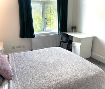 4 Bed Semi-Detached House, Finchley Road, M14 - Photo 6