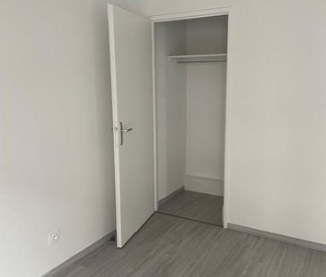 Location Appartement 2 pièces 43m² DECINES CHARPIEU 69150 - Photo 4