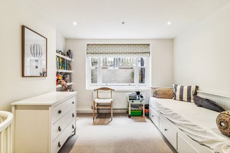 2 Bed Flat, Westbourne Park Road, W2 - Photo 3