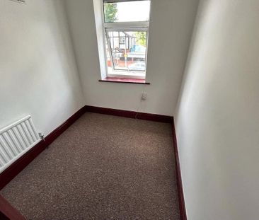 6 bedroom end of terrace house to rent - Photo 3