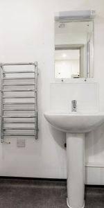 Fawcett Road, Portsmouth - Photo 3