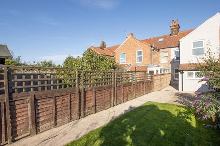 2 bedroom terraced house to rent - Photo 3