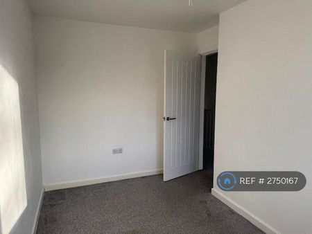 3 bedroom terraced house to rent - Photo 5