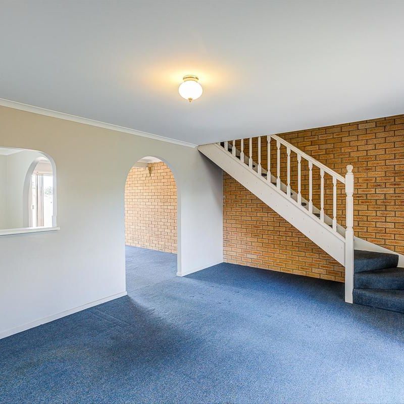 Spacious Townhouse In A Quiet Complex - Photo 1