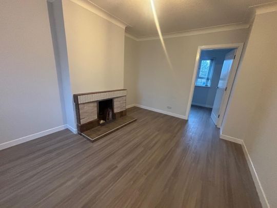 3 Bed Semi-detached House - Photo 1