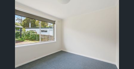 Pet Friendly Family Home - Photo 2