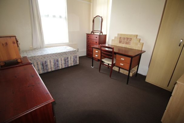 5 Bed Student Accommodation - Photo 1