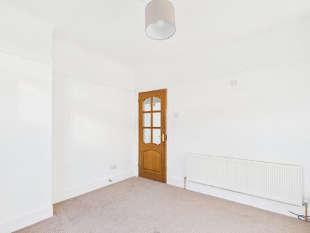 3 bedroom detached bungalow to rent - Photo 4