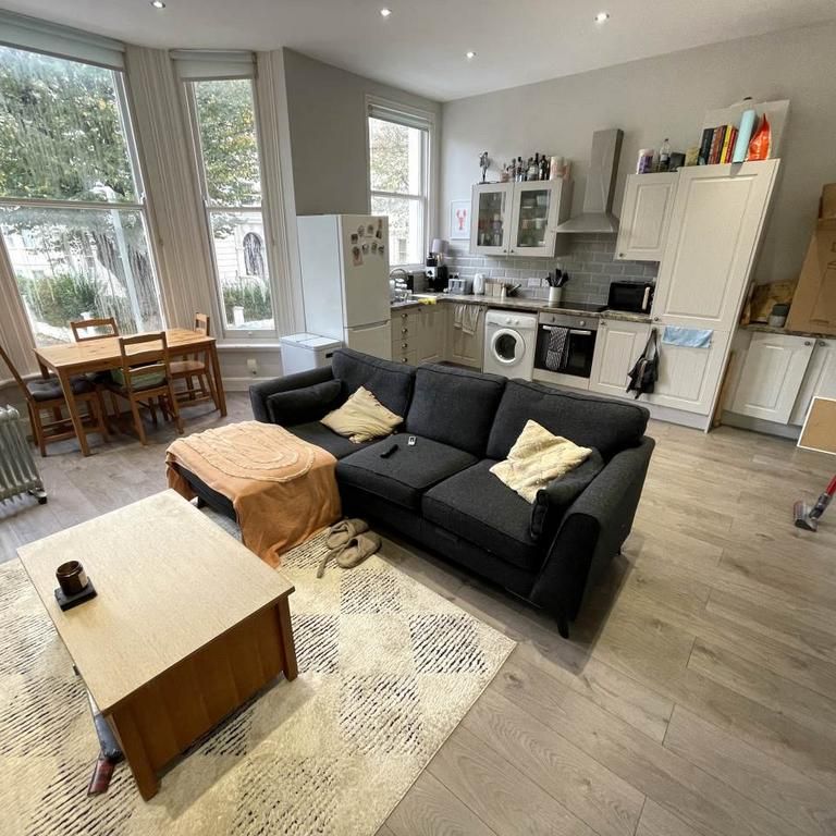 2 bedroom flat to rent - Photo 1