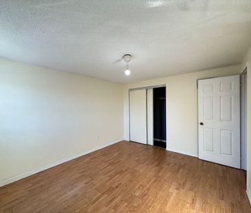 For Lease - 23 Wallace Drive, Barrie, Ontario - Photo 3