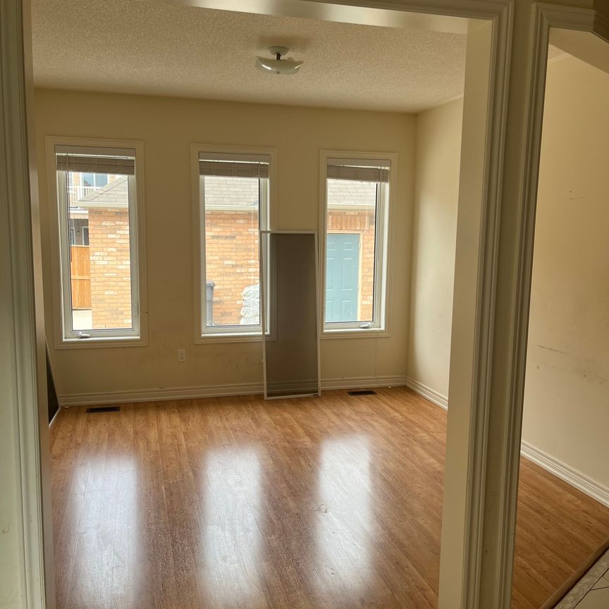 For Lease - 16 saint dennis Road, Brampton, Ontario - Photo 1