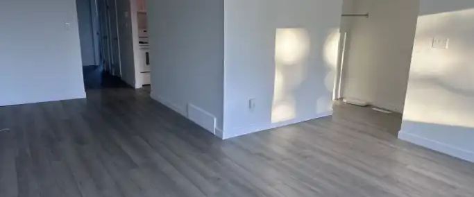 2 BEDROOM - UTILITIES INCLUDED | A - 3029 37 Street Southwest, Calgary - Photo 1