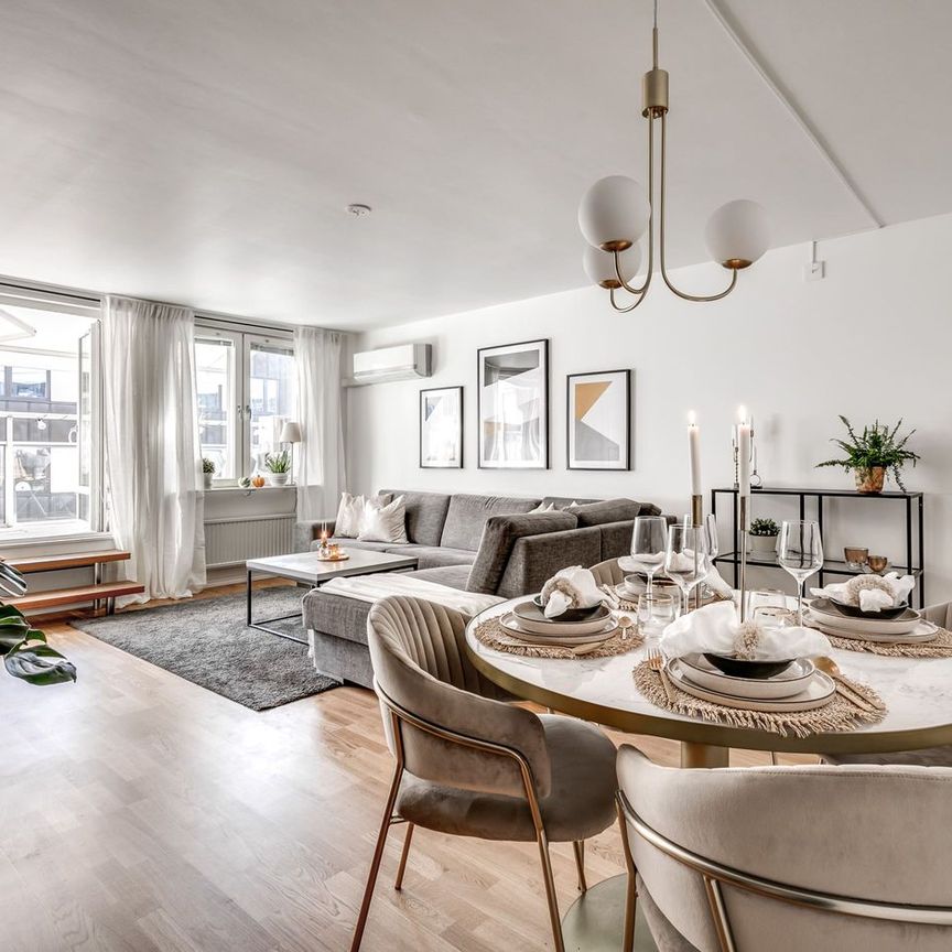 Olof Palmes gata, Stockholm - Photo 1