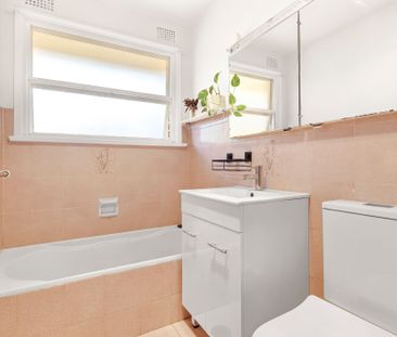 17 Tralee Avenue, Killarney Heights NSW 2087 - House For Rent | Domain - Photo 2