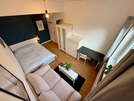 Room in a Shared Flat, Falcon Road, SW11 - Photo 4