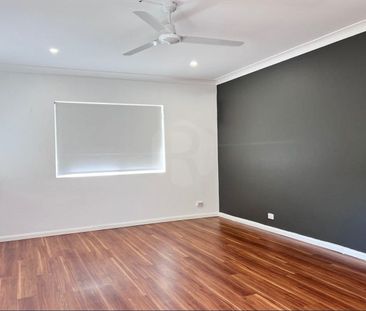 Spacious 3-Bedroom Town House in Werrington up for LEASE! - Photo 3