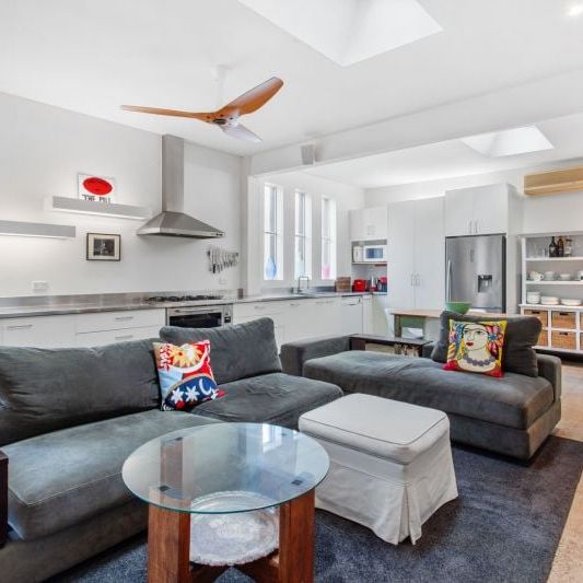 Stunning Top Floor Residence with a spectacular deck with ALL bills included - Photo 1