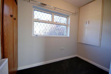 3 bedroom detached house to rent - Photo 3