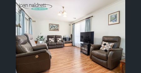 Neat & Tidy 3 Bedroom - Photo 4