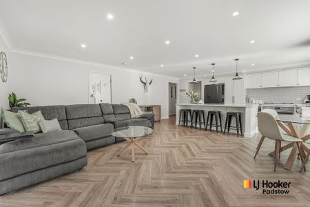 Hampton Inspired Single Level Home - Photo 2