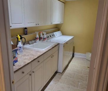 Detached Home For Lease | W9254096 - Photo 5