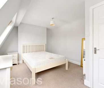 3 bedroom flat to rent - Photo 3