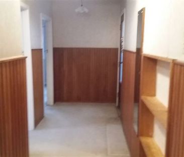 Solid Family Home - Photo 4