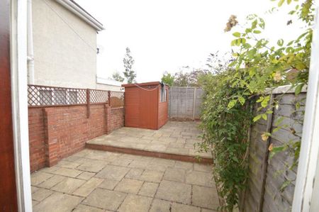 2 bedroom semi-detached house to rent - Photo 5