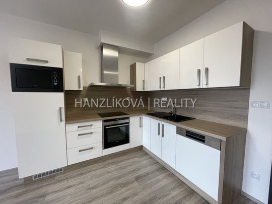 Pronájem bytu 2+kk 58 m² - Fotografie 1