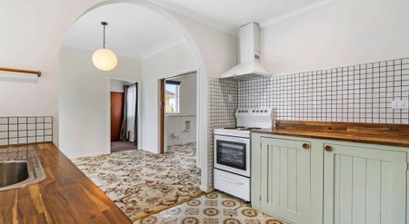 Spacious Family Home with Expansive Outdoor Living - Photo 5