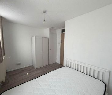 4 bedroom house to rent - Photo 1