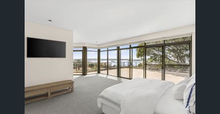 FAMILY HOME WITH HARBOUR VIEWS - Photo 4