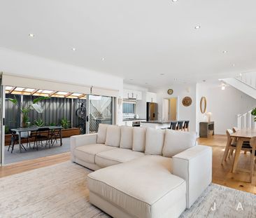 Family Living Made Easy - Photo 2