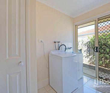 4 BEDROOM HOME WITH IN GROUND POOL - Photo 2