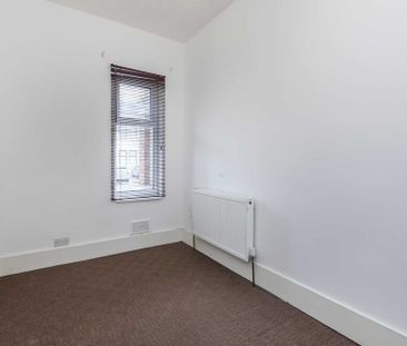 Price £1,800 pcm - Available 12/01/2026 - Unfurnished - Photo 3