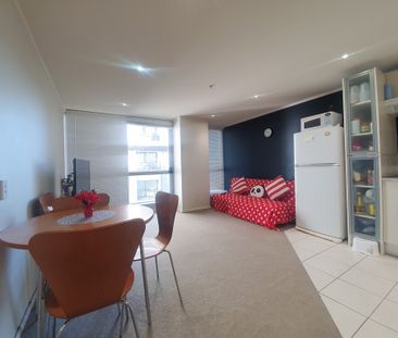 City Centre - Fully Furnished 1 Bedroom Apartment With A Carpark - Photo 2