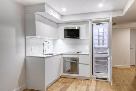 3460 Peel Street — Studio - unit 306 - Photo 5