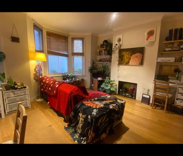 1 Bed Maisonette, Heyford Avenue, SW8 - Photo 1