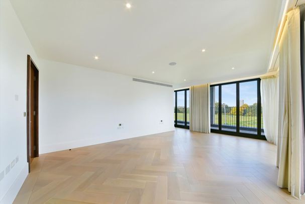 A contemporary duplex penthouse apartment in a luxury development in St John's Wood NW8. - Photo 1