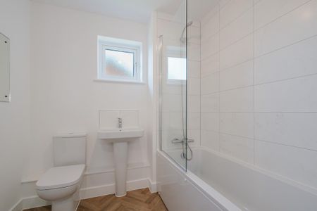 4 bedroom detached house to rent - Photo 5
