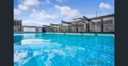 Bright & Airy Apartment with a Large Balcony - Photo 4