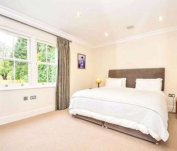 A substantial family home in a desirable Sevenoaks location - Photo 6