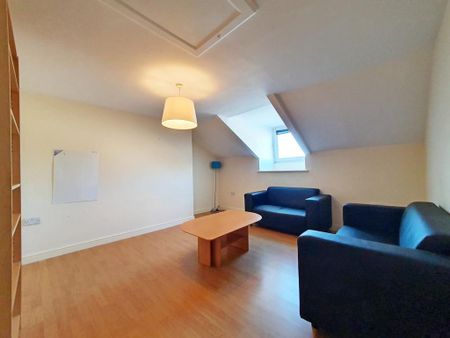 2 bedroom flat to rent - Photo 3