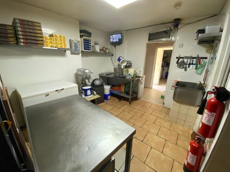 £1,500 PCM, Fully Fitted and Equipped A3 Licensed Takeaway in Storrar Road, Cardiff, CF24 2RS - Photo 5